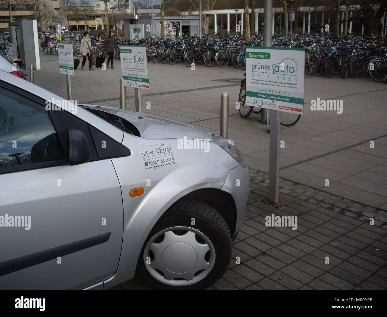 Curated visual reference: Visual Reference: Eco Cars In The Cities Hi Res Stock Photography And