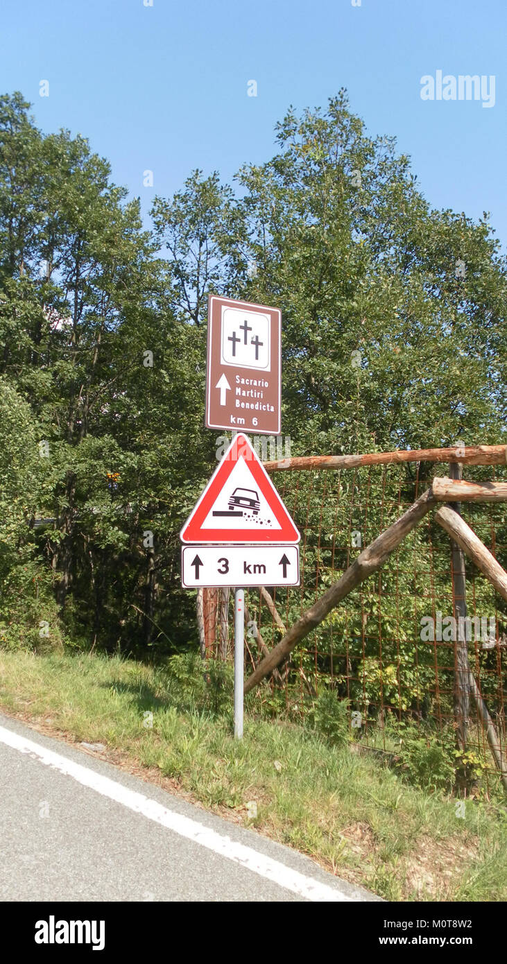 Examples Of Informative Traffic Signs