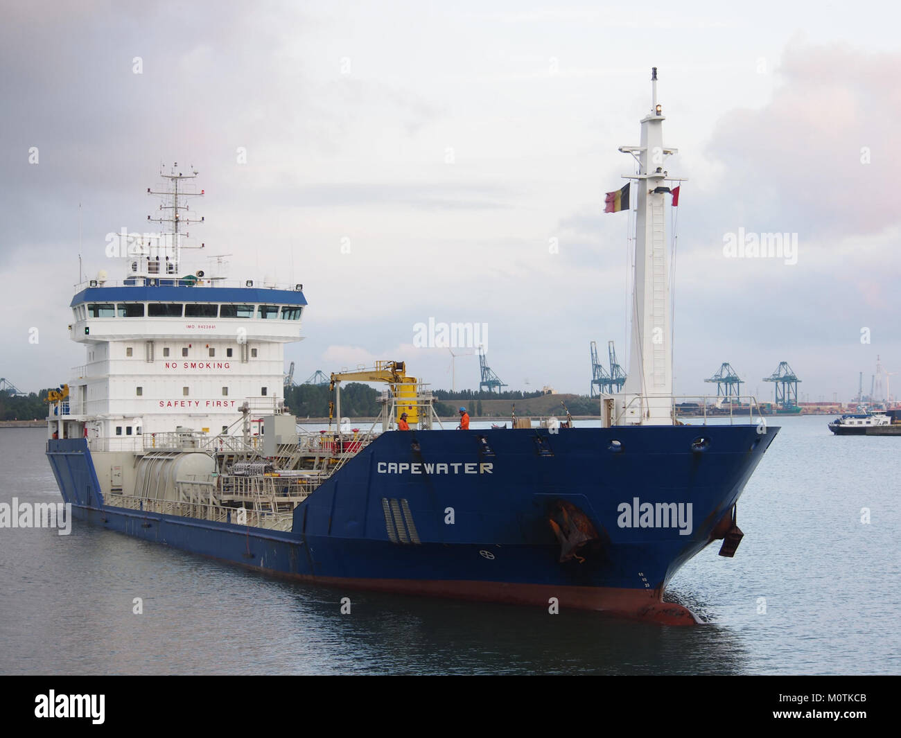 Capewater - IMO 9423841 into Zandvlietsluis, Port of Antwerp pic5 Stock Photo