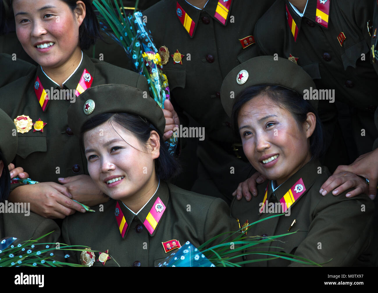 North korean soldiers women hi-res stock photography and images - Alamy