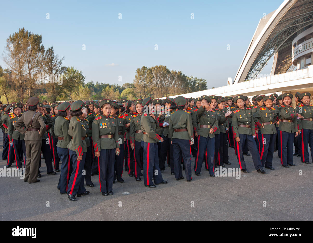 North korean women soldiers hi-res stock photography and images - Alamy
