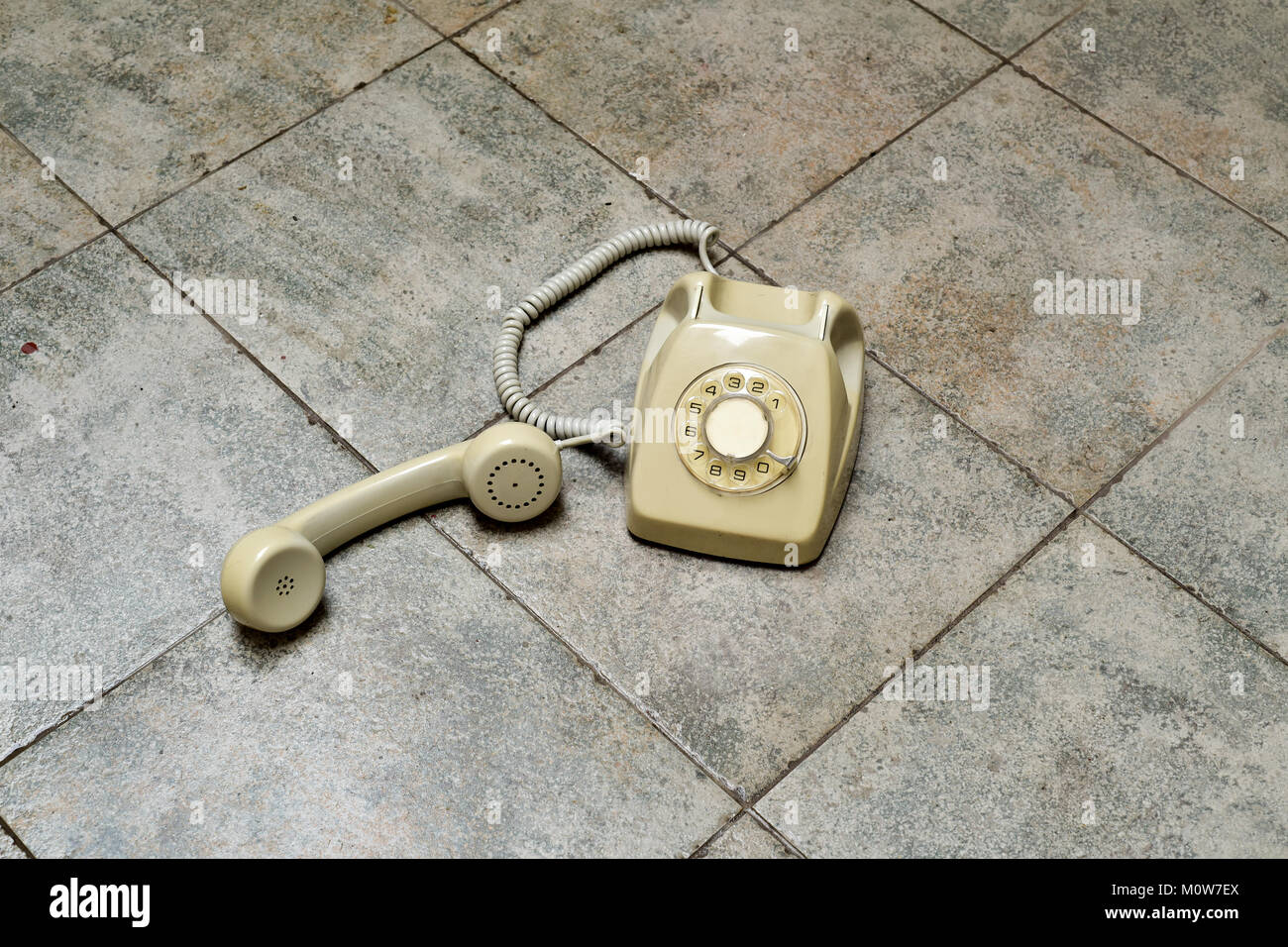 Telephone handset off hook hires stock photography and images Alamy