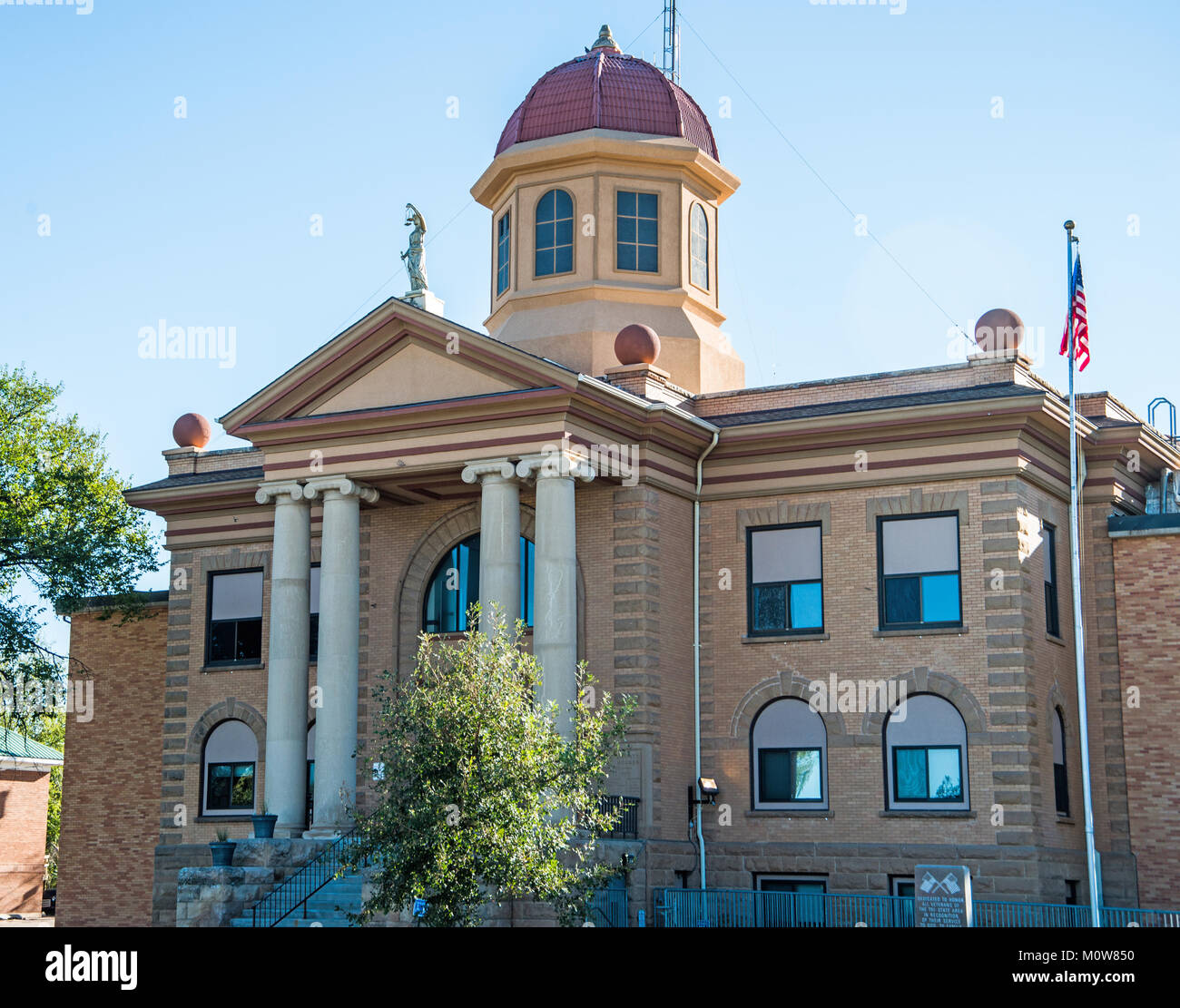 Butte County courthouse in Belle Fourche South Dakota Stock Photo - Alamy