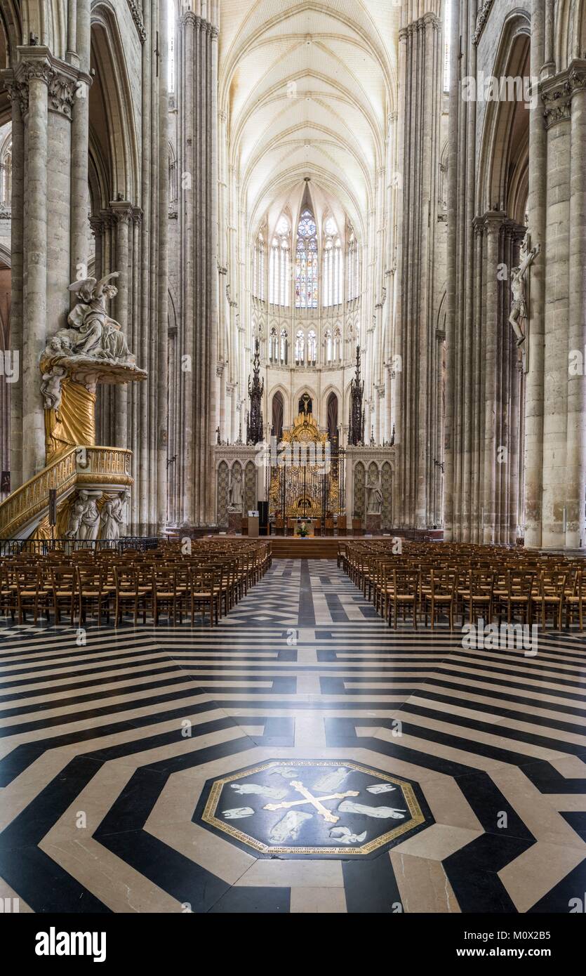 France,Somme,Amiens,Notre-Dame cathedral,jewel of the Gothic art,listed as World Heritage by UNESCO,the labyrinth Stock Photo