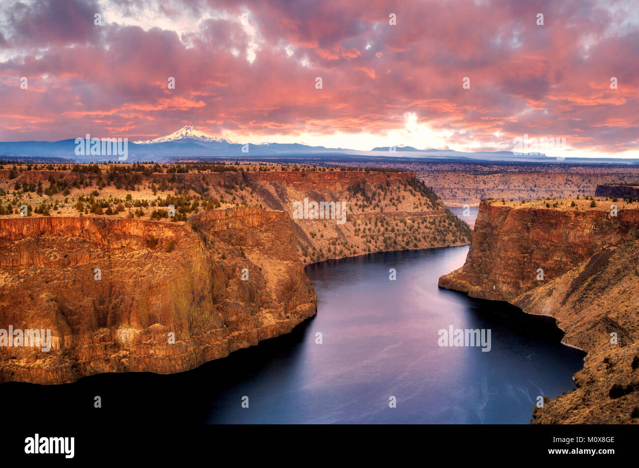 Lake billy chinook hires stock photography and images Alamy