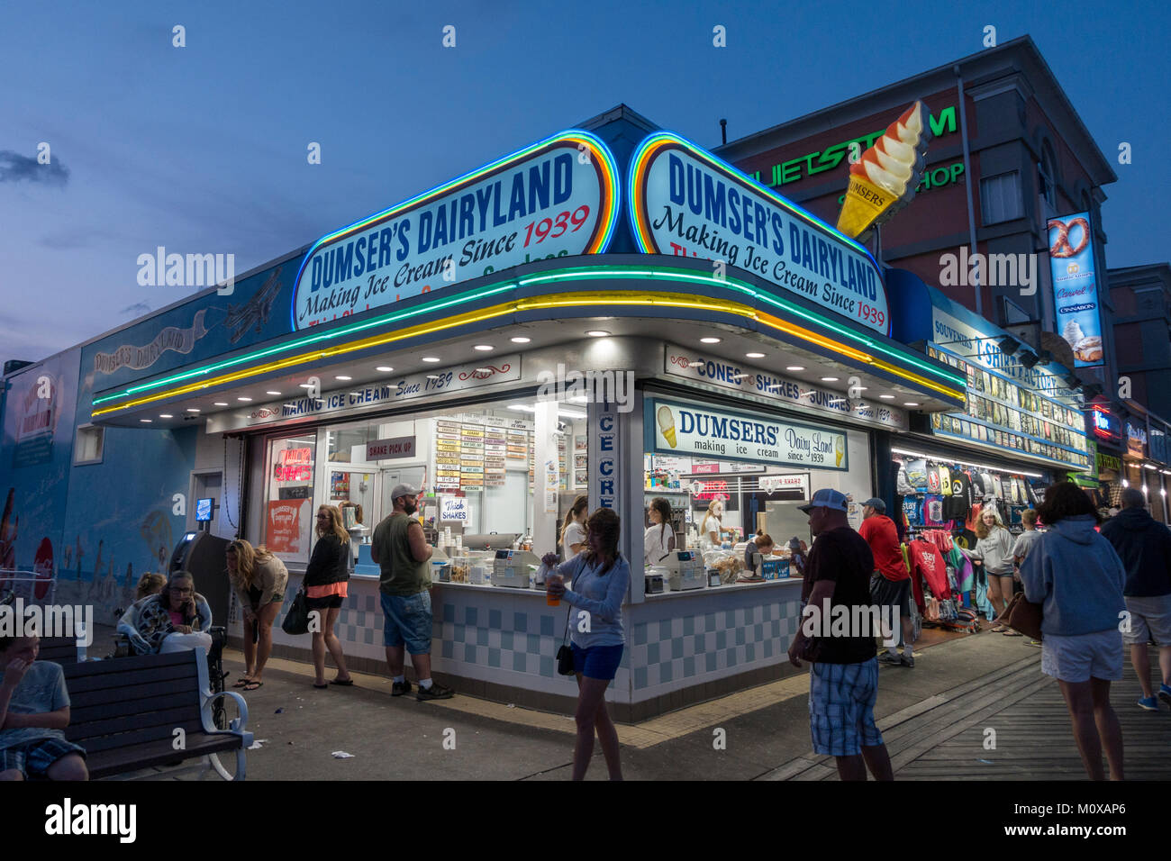 Dumsers hires stock photography and images Alamy