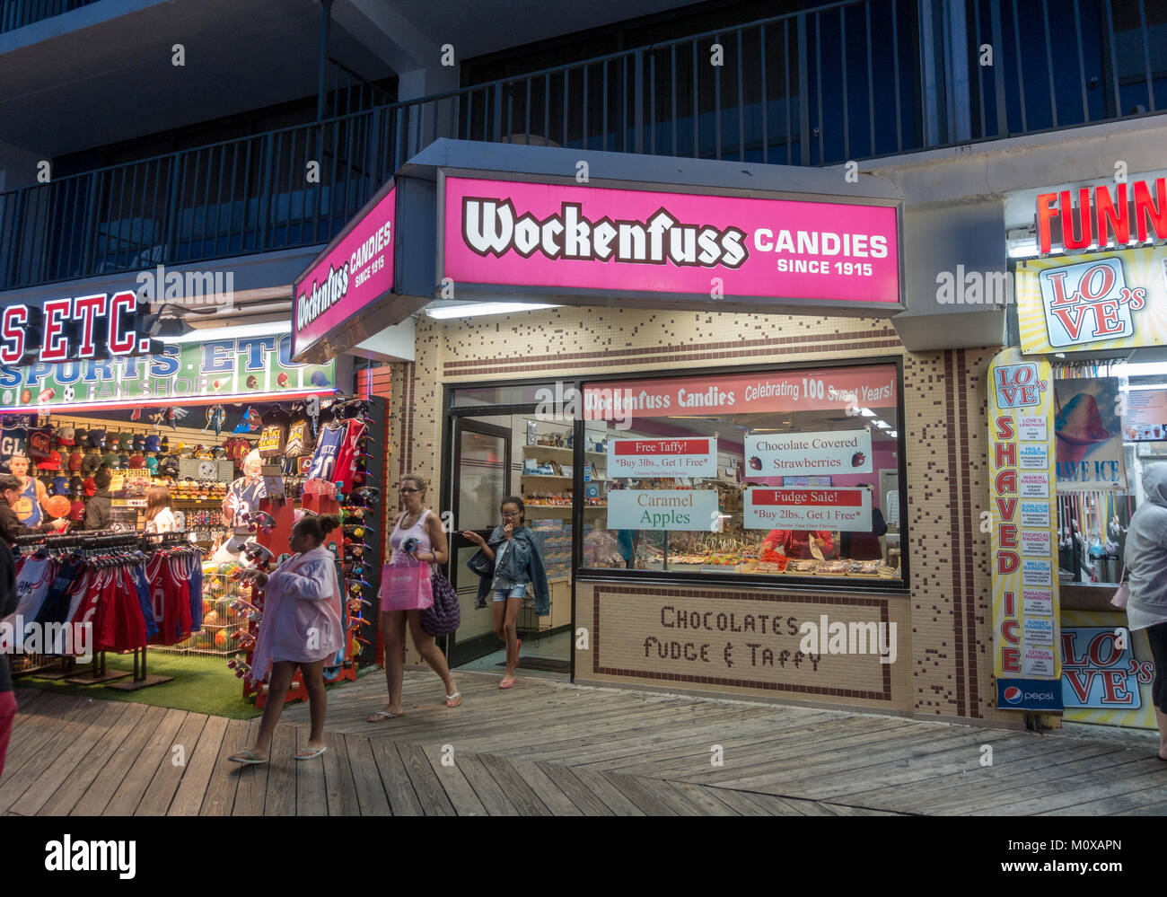 Atlantic city boardwalk and night hires stock photography and images