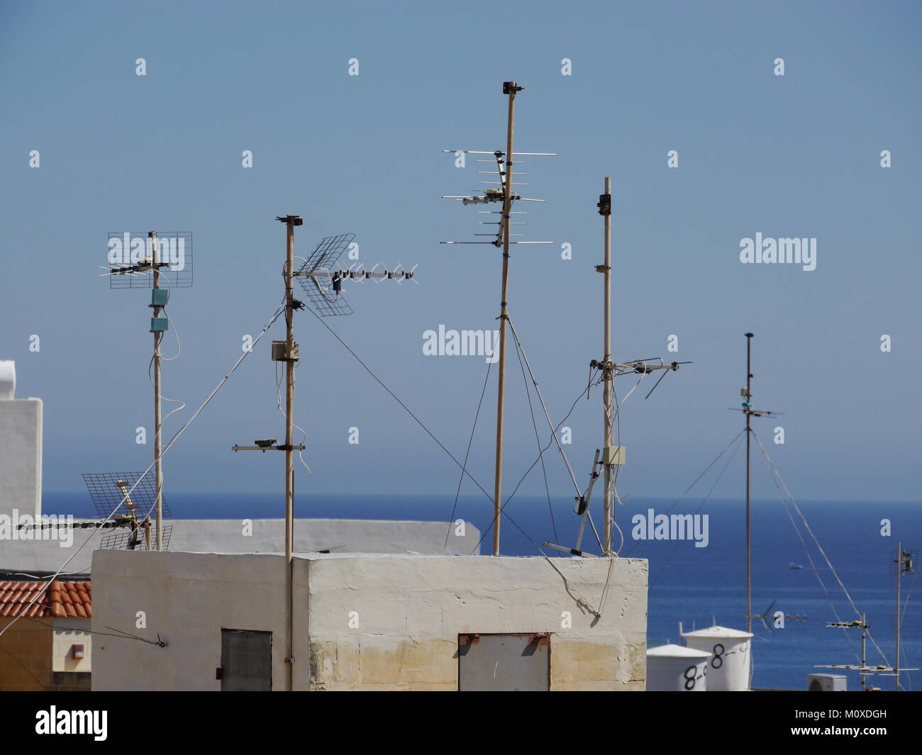Satellite antennas hires stock photography and images Alamy