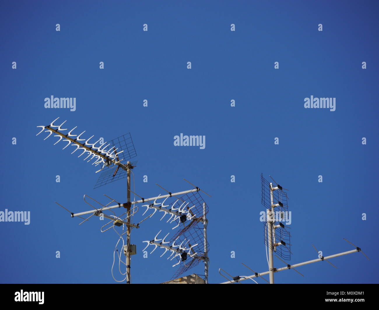 Satellite dish antennas hires stock photography and images Alamy