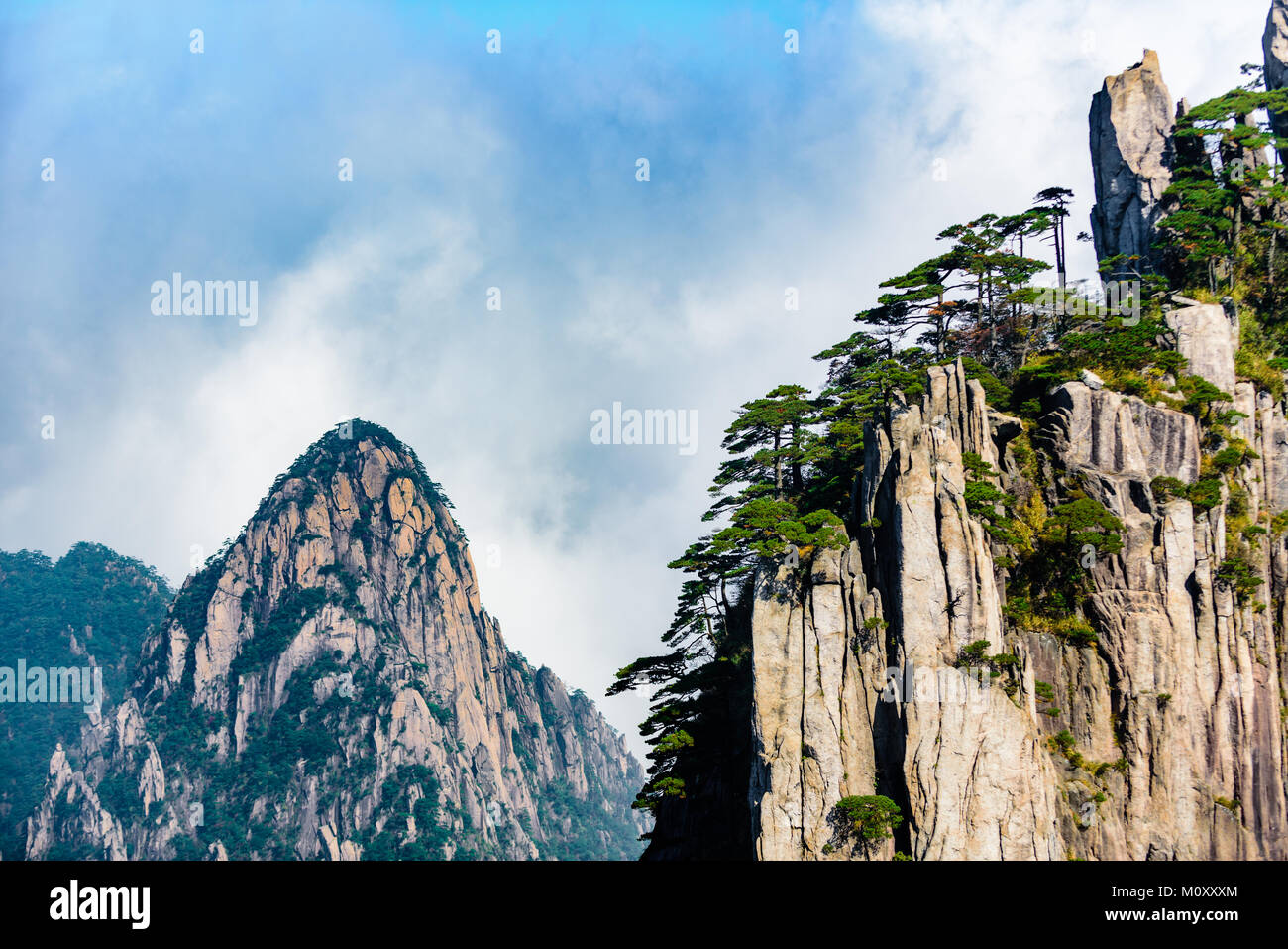 Huangshan, China. Hiking the Yellow Mountains, Huangshan, China. Credit: Benjamin Ginsberg Stock Photo