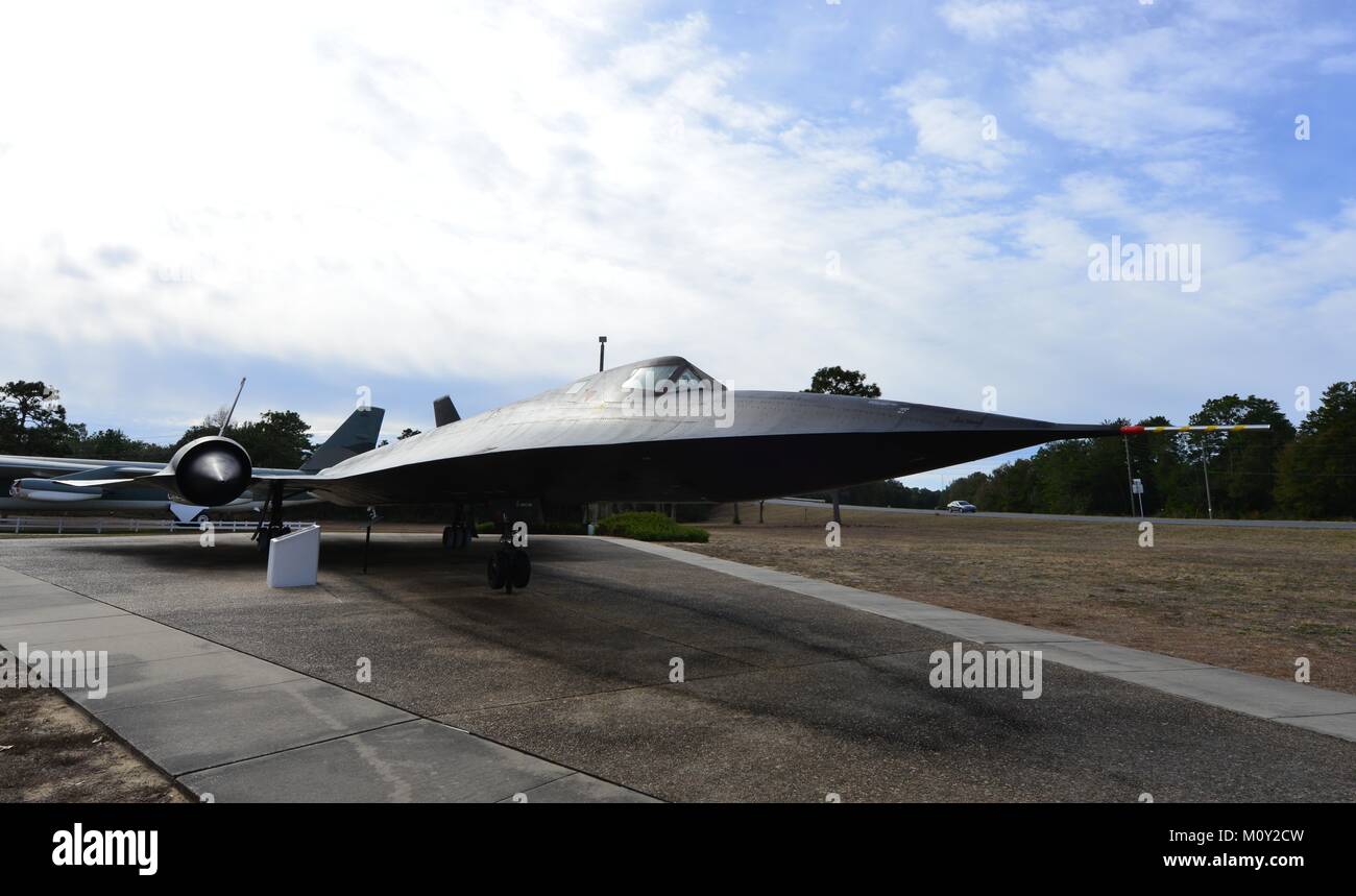 The sr 71 blackbird reconnaissance jet hi-res stock photography and ...