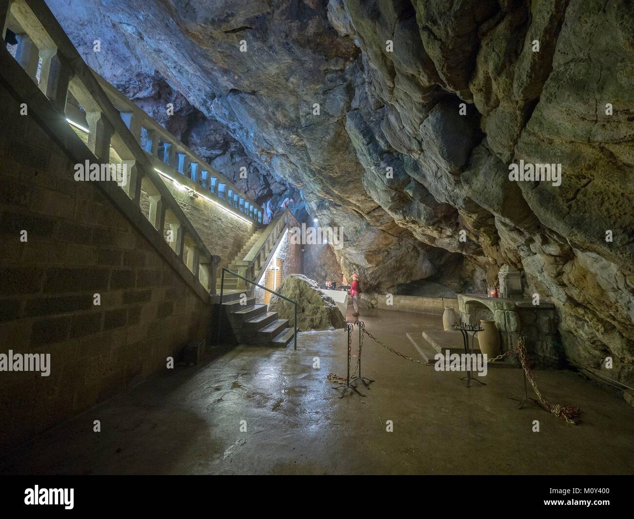 Grotte de la sainte baume hires stock photography and images Alamy