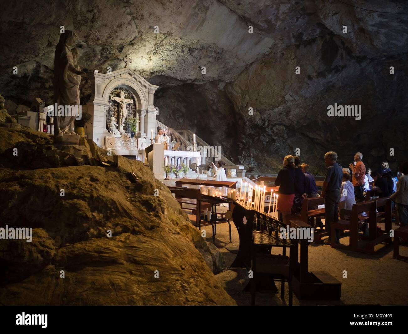 Grotte de la sainte baume hires stock photography and images Alamy