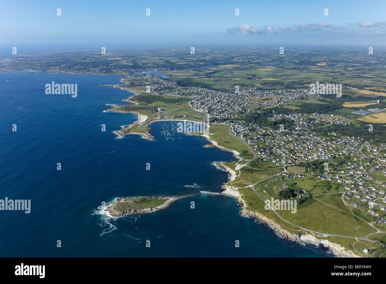France,Finistere,Lampaul Plouarzel,Segal island,Porspaul harbour,Pointe de Beg Ar Vir and Ildut aber (aerial view) Stock Photo