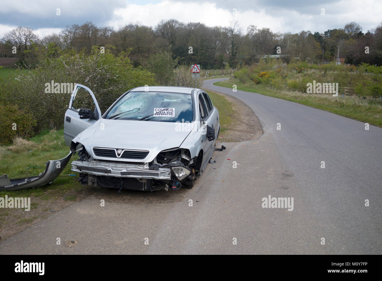 Uk abandoned car hi-res stock photography and images - Alamy