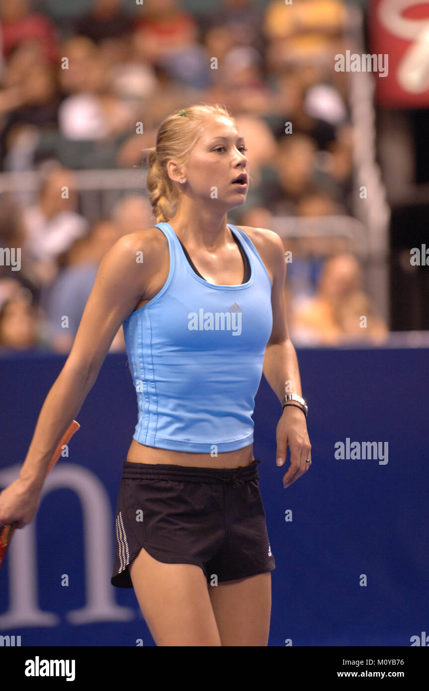 The Biggest Loser: Anna Kournikova Out