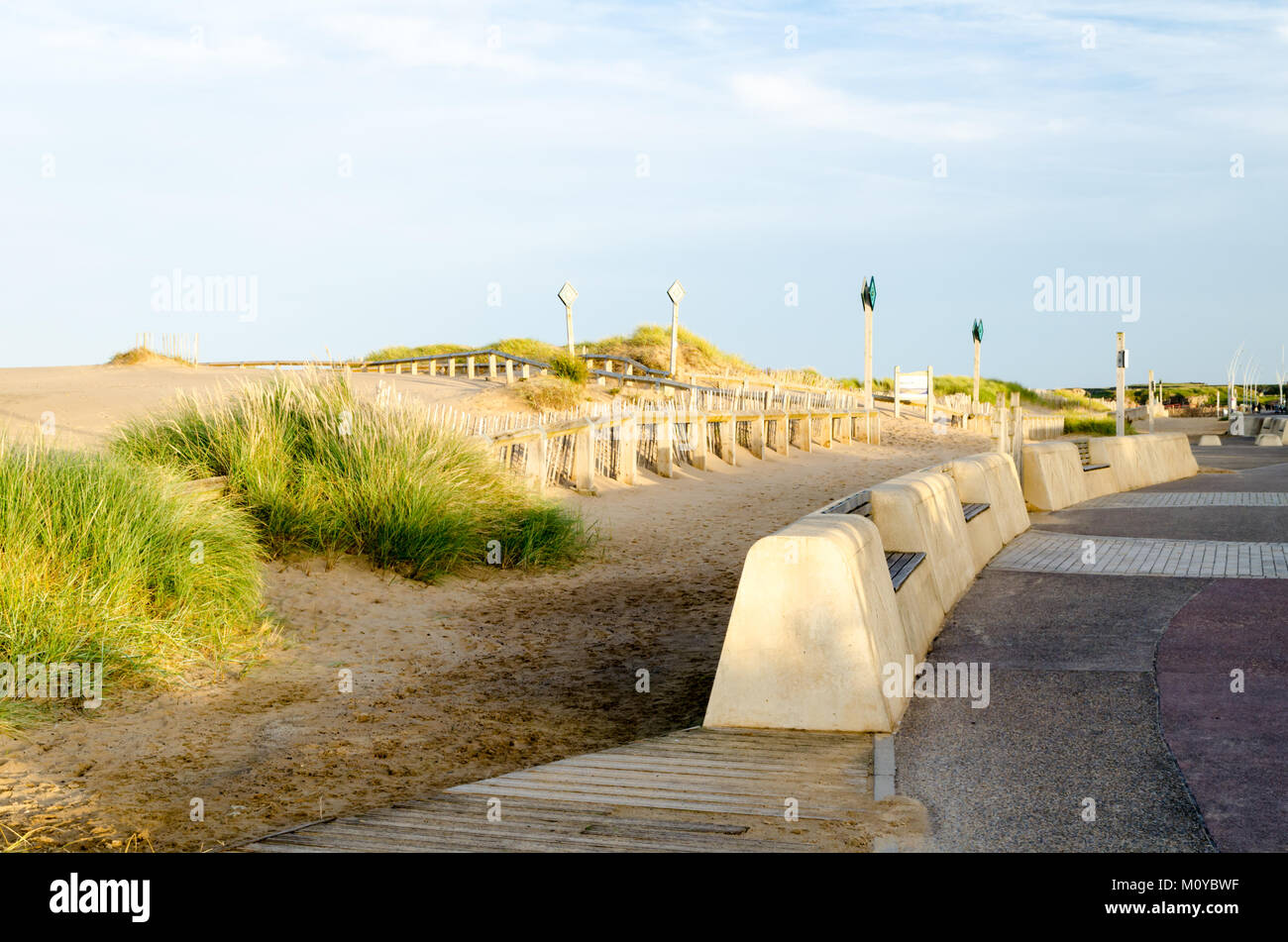 The dunes sandhaven beach south shields hi-res stock photography and ...