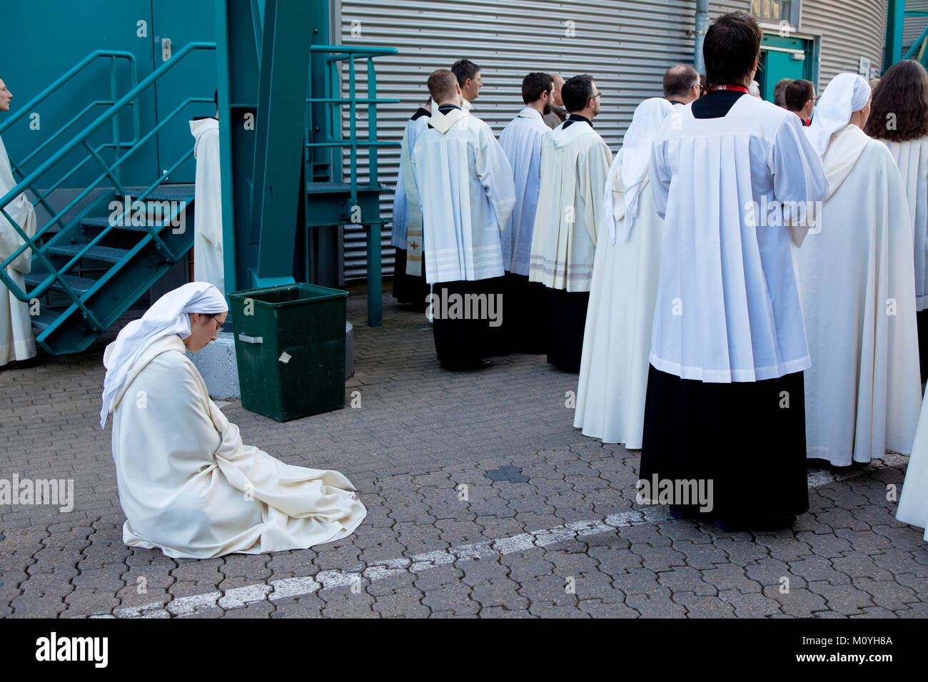 Germany, Cologne, opening worship of the Eucharistic Congress 2013 at the Tanzbrunnen in the district Deutz, priests and acolytes gather in front of t Stock Photo