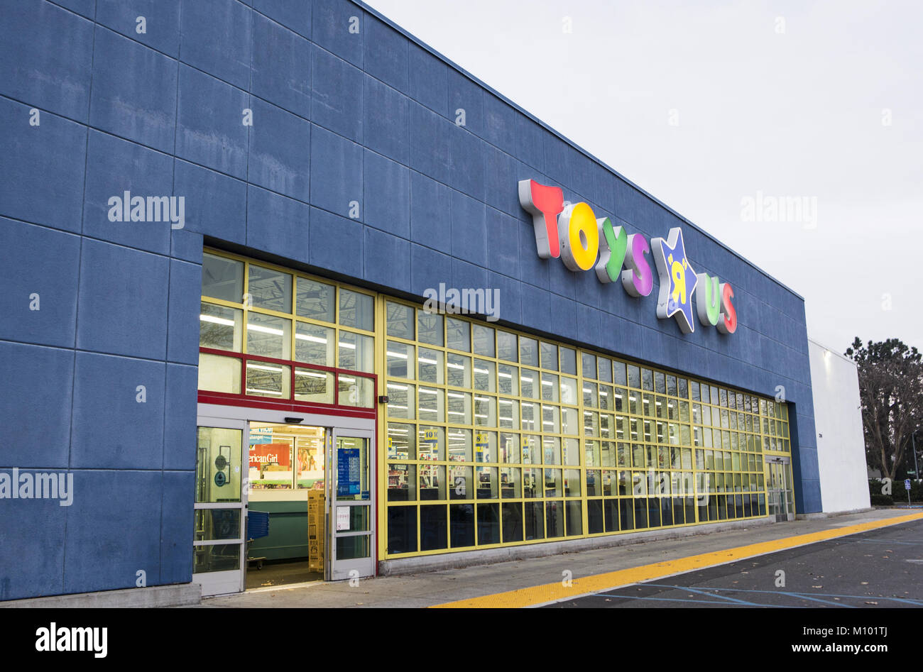Modesto, CA, USA. 24th Jan, 2018. Bankrupt Toys "R"" Us Inc. is