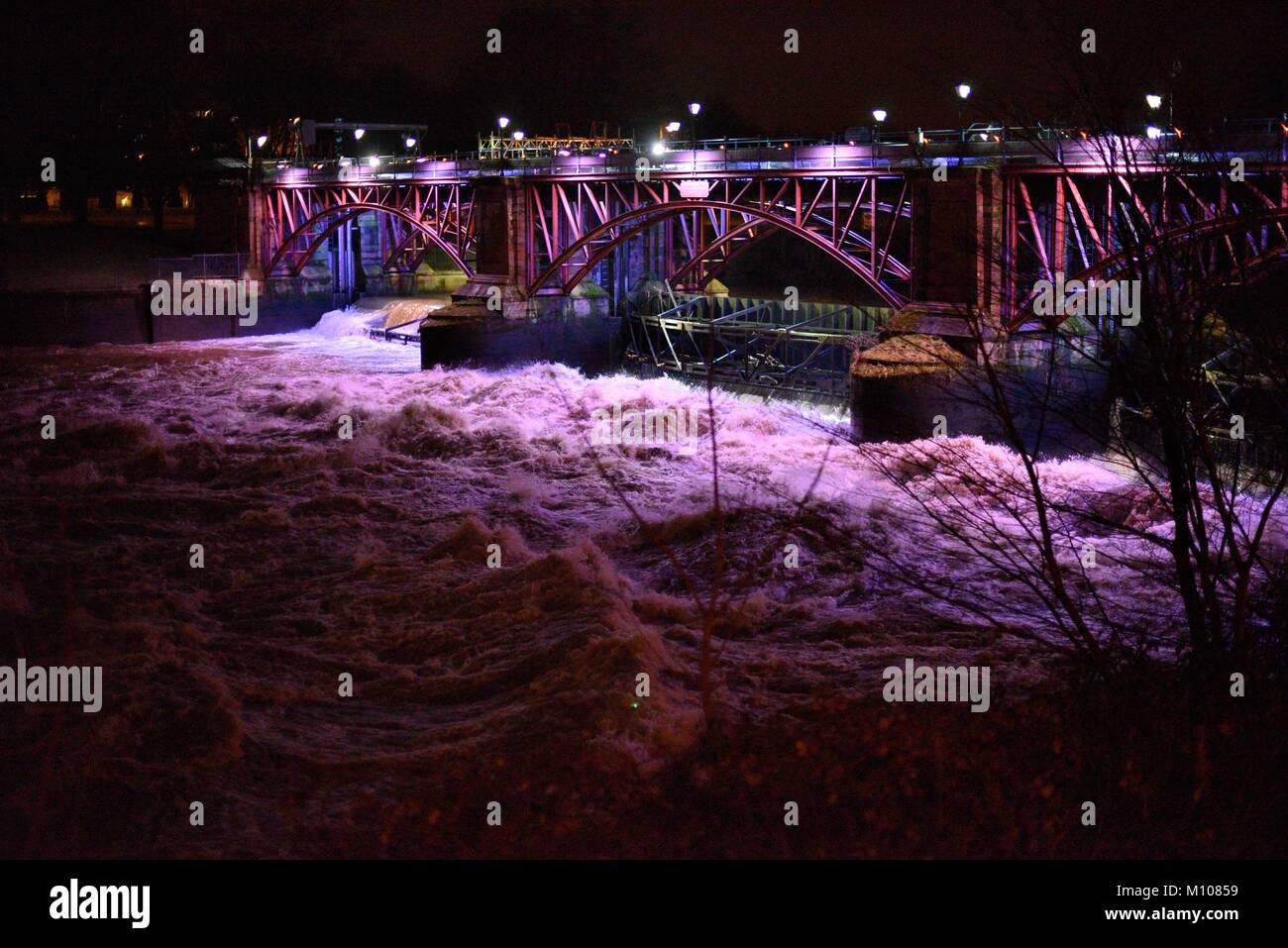 Glasgow river clyde tidal weir hires stock photography and images Alamy