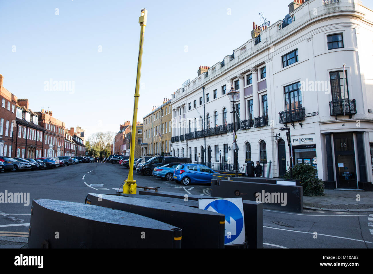 Windsor, UK. 25th January, 2018. Current antiterrorism security measures in place around Windsor town centre include temporary barriers used for events such as the Changing of the Guard ceremony at Windsor Castle. The Royal Borough of Windsor and Maidenhead has now earmarked £2.4 million for ‘hostile vehicle mitigation’ and £1.3 million for CCTV upgrades within its 2018/19 budget. Credit: Mark Kerrison/Alamy Live News Stock Photo