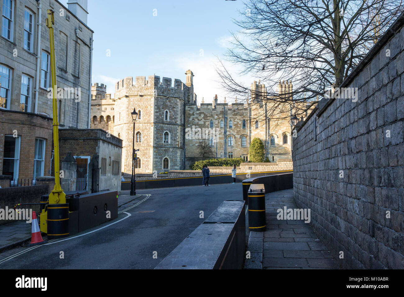 Windsor, UK. 25th January, 2018. Current antiterrorism security measures in place around Windsor town centre include temporary barriers used for events such as the Changing of the Guard ceremony at Windsor Castle. The Royal Borough of Windsor and Maidenhead has now earmarked £2.4 million for ‘hostile vehicle mitigation’ and £1.3 million for CCTV upgrades within its 2018/19 budget. Credit: Mark Kerrison/Alamy Live News Stock Photo