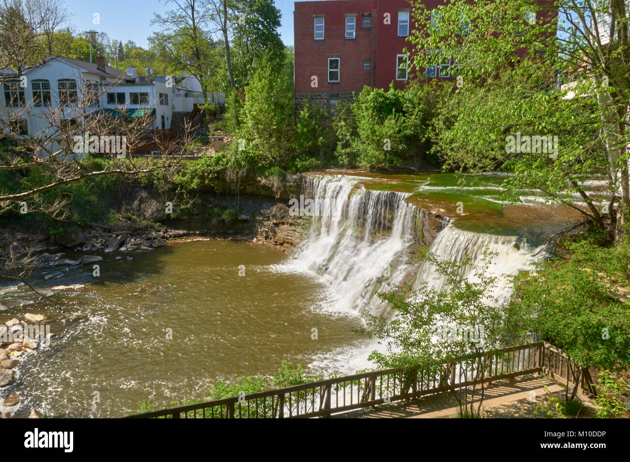 Chagrin Falls, Ohio river falls with building backdrop Stock Photo Alamy