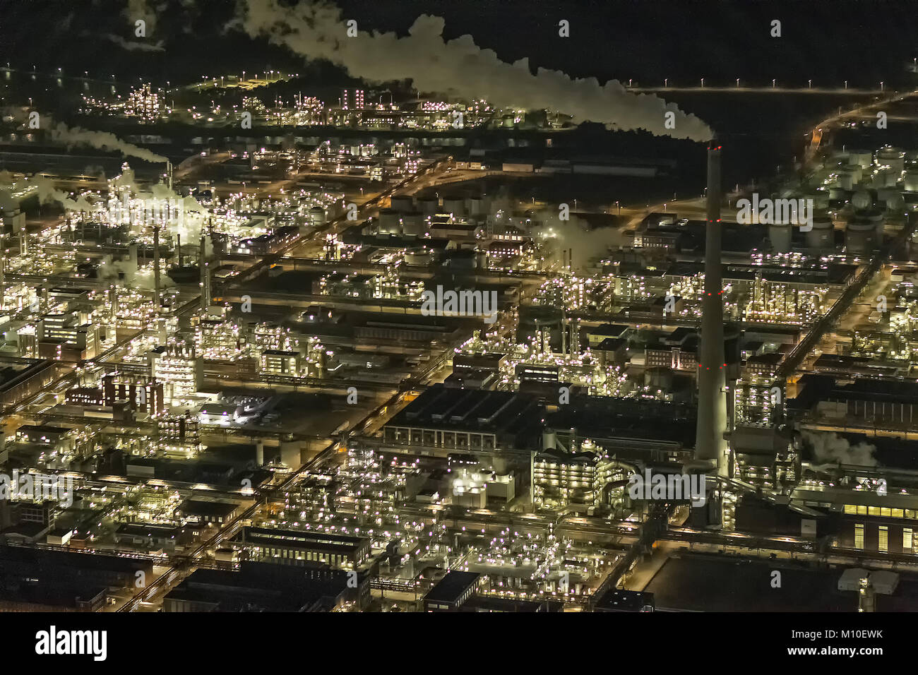 Luftbild, Chemiepark Marl ehemals Chemische Werke Hüls AG in Marl, Evonik Industries, Nachtaufnahmen, Industrieanlage, Chemiewerk bei Nacht Marl, Ruhr Stock Photo