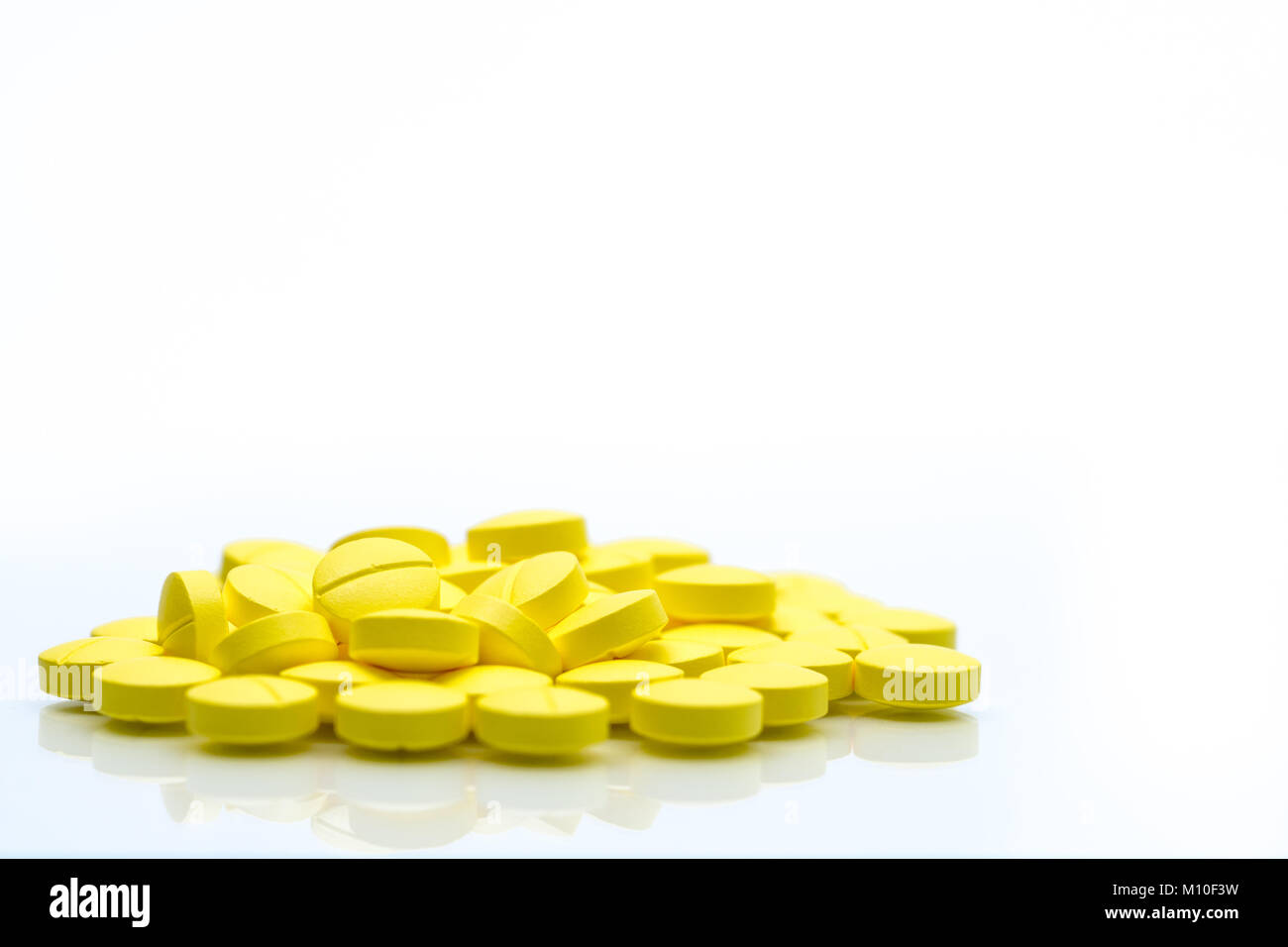 Naproxen tablets hires stock photography and images Alamy