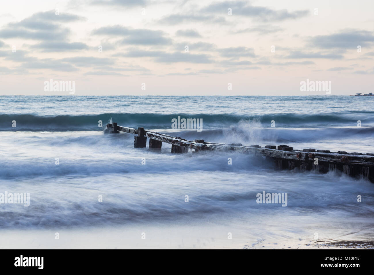 Sunrise over the erosion Groynes in Victor Harbor Stock Photo - Alamy