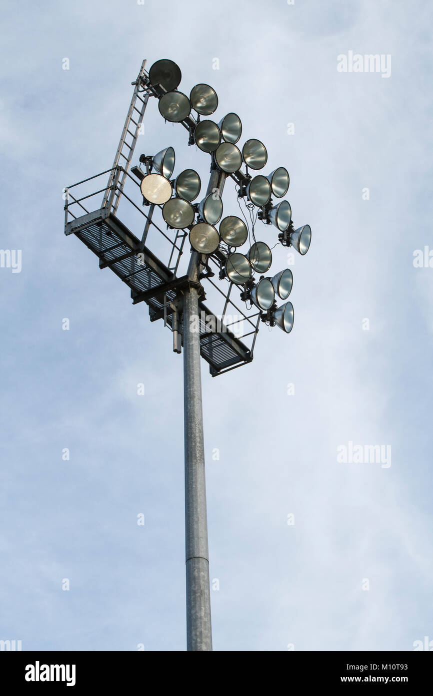 Halogen stadium lights deals