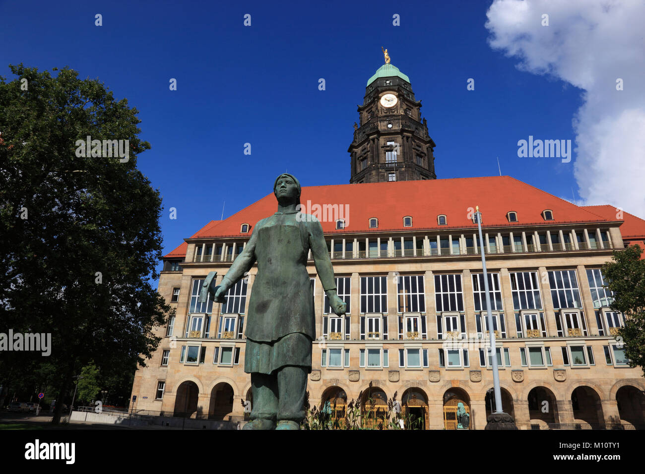 Trummerfrau hi-res stock photography and images - Alamy