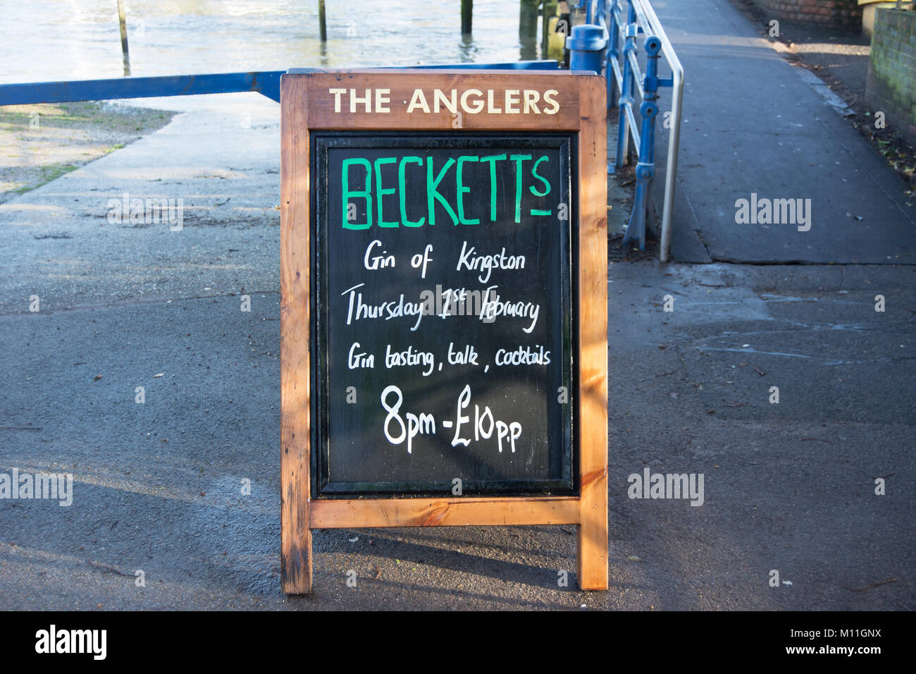 sign at the anglers pub, teddington, middlesex, england, advertising a gin tasting night Stock Photo