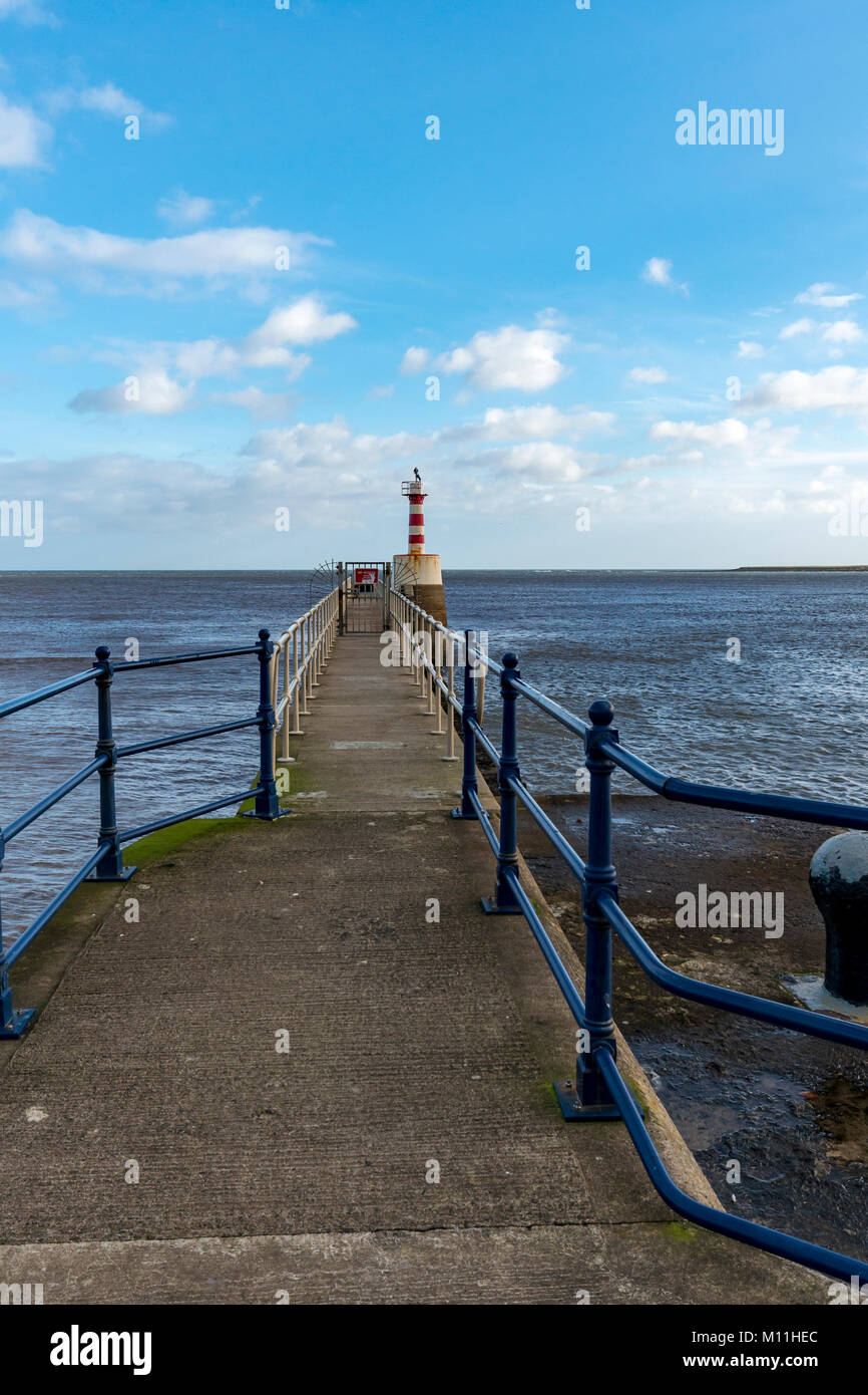 Amble by the sea hires stock photography and images Alamy