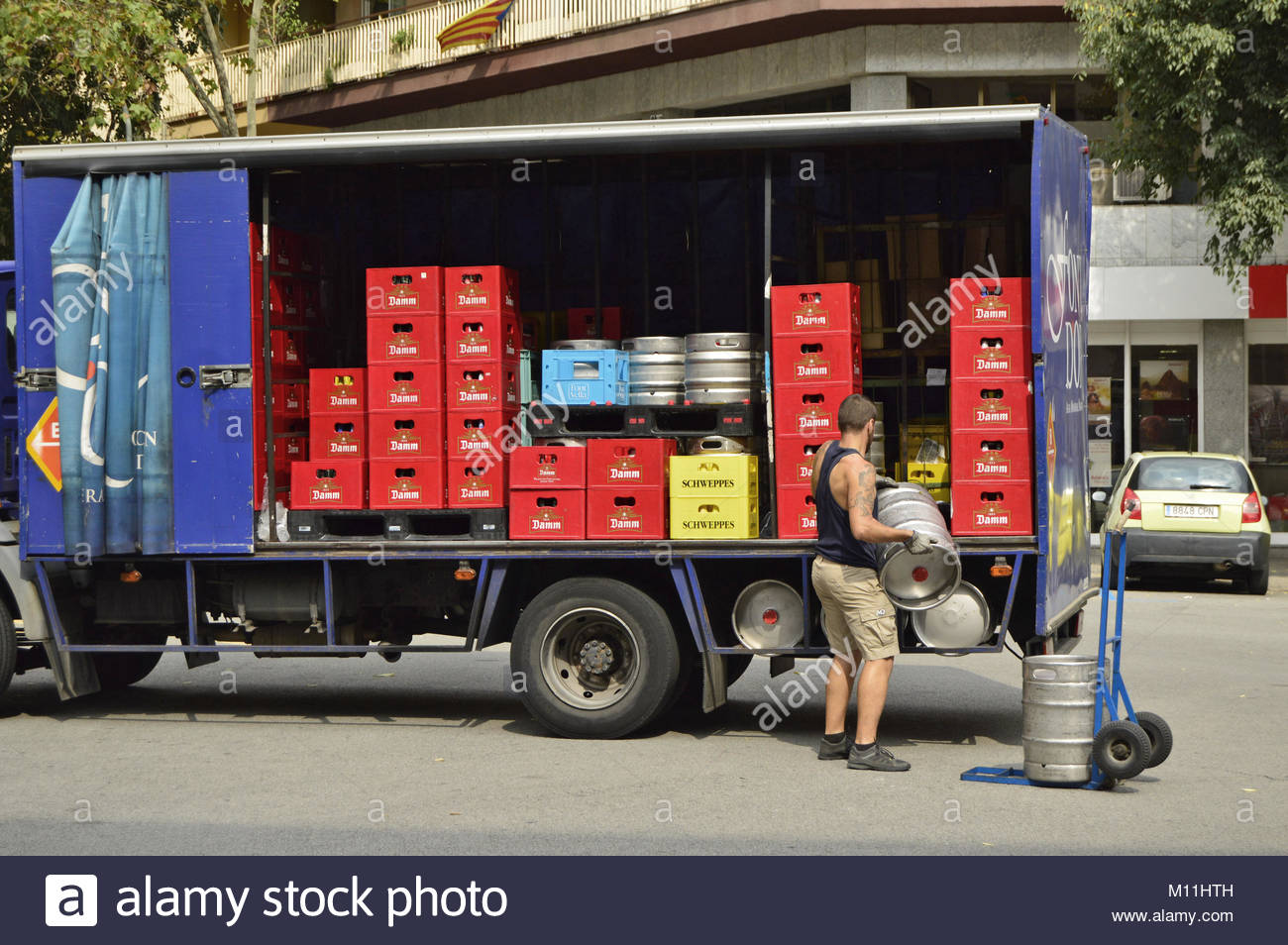 Beer Delivery Truck Stock Photos & Beer Delivery Truck Stock Images Alamy