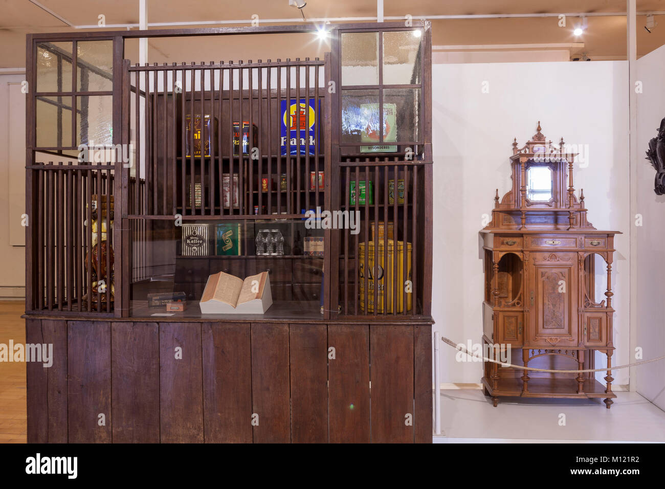 Germany, Cologne, Cologne City Museum, it provides an insight into the history of the city of Cologne, old shop and a cabinet.  Deutschland, Koeln, Ko Stock Photo