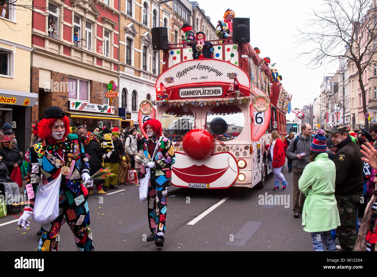 Germany, Cologne, carnival, carnival parade on Shrove Tuesday in the district Nippes.    Deutschland, Koeln, Karneval, Karnevalsumzug am Veilchendiens Stock Photo