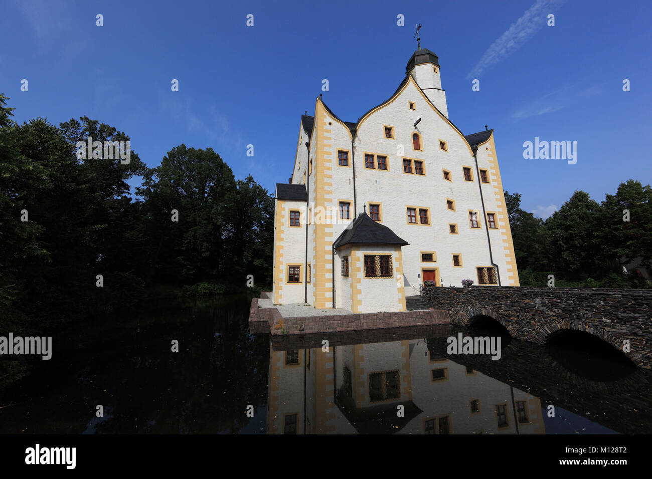 water castle, moated castle of Klaffenbach, village Klaffenbach part of ...