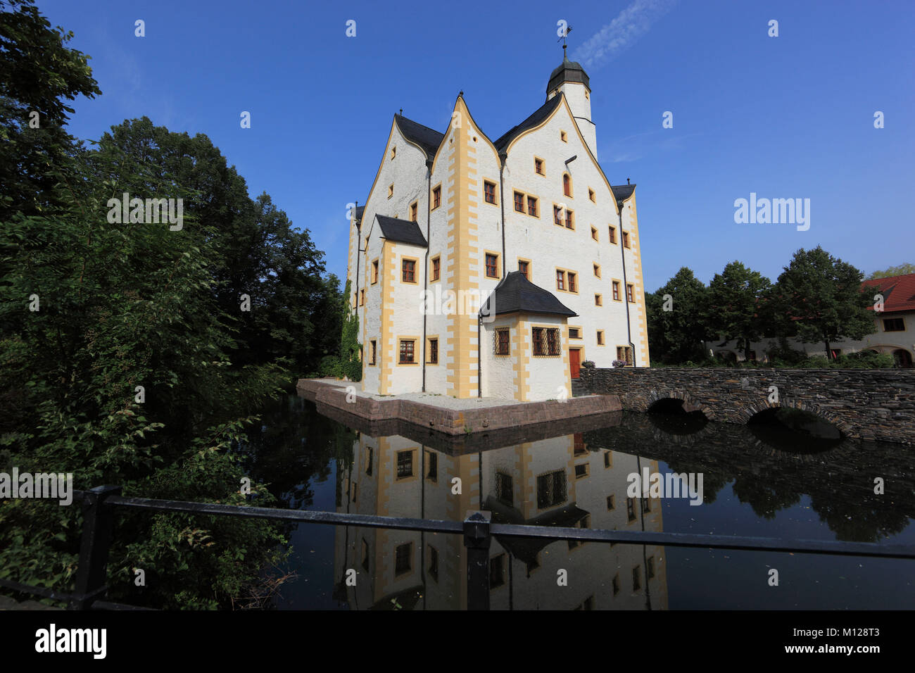 water castle, moated castle of Klaffenbach, village Klaffenbach part of ...