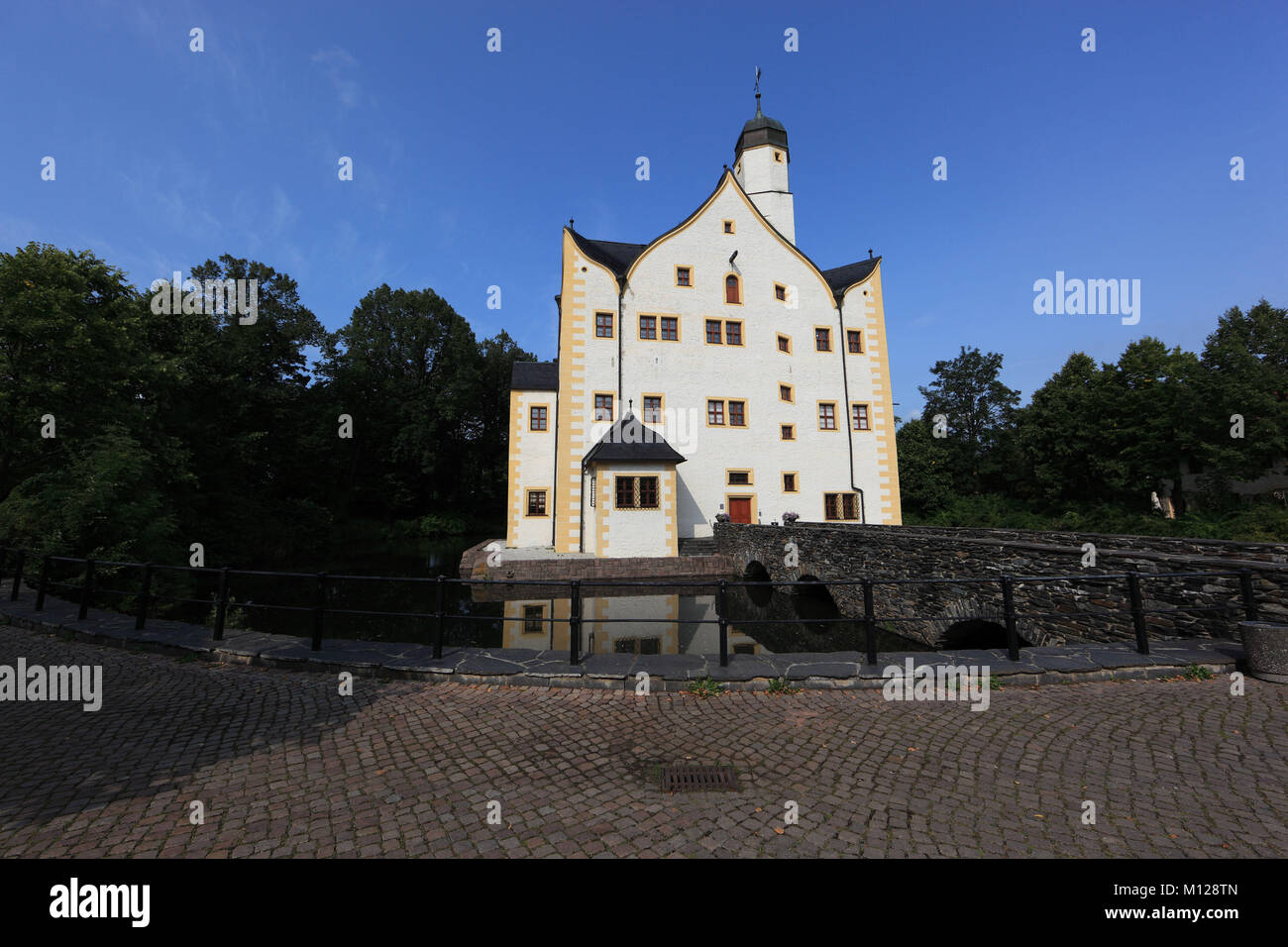water castle, moated castle of Klaffenbach, village Klaffenbach part of ...