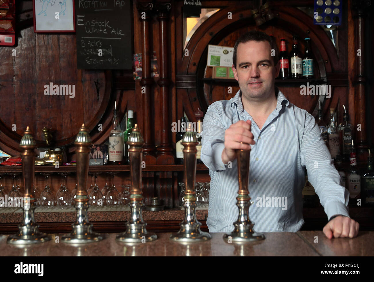 Owner swan bar hires stock photography and images Alamy