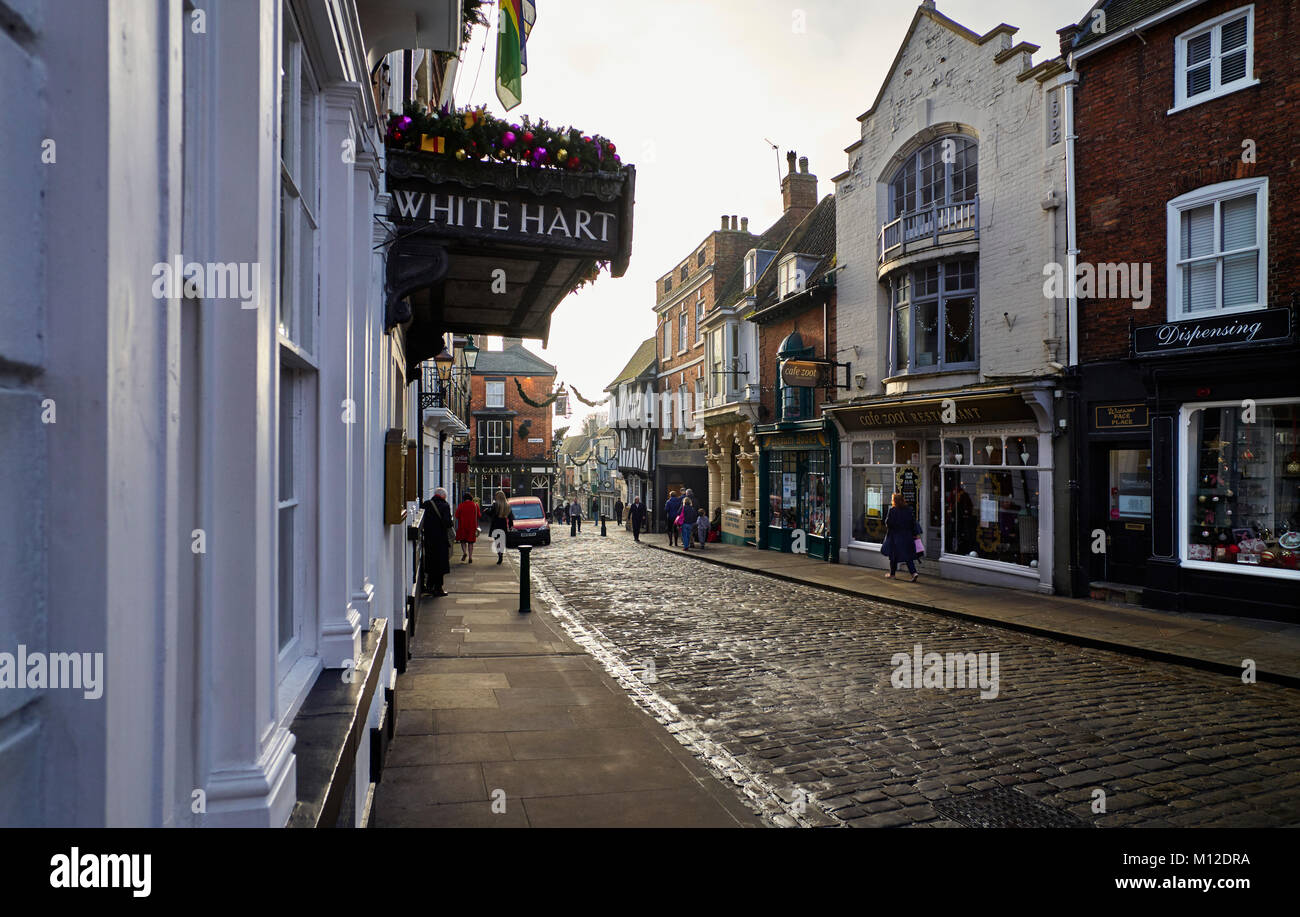 Bailgate in Lincoln’s Cathedral Quarter looking downhill towards Steep Hill Stock Photo