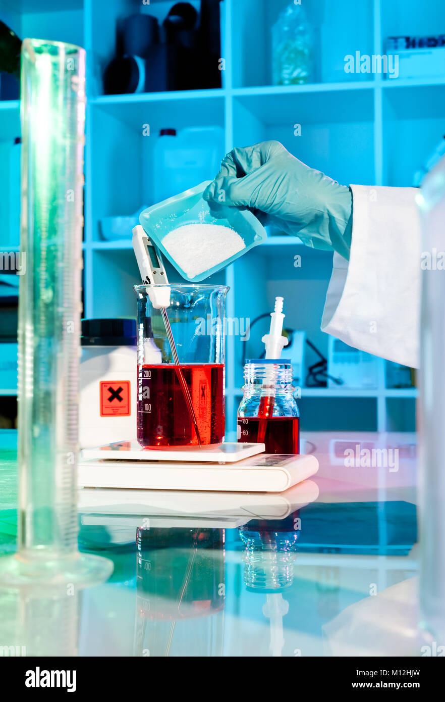 Buffer solution hires stock photography and images Alamy