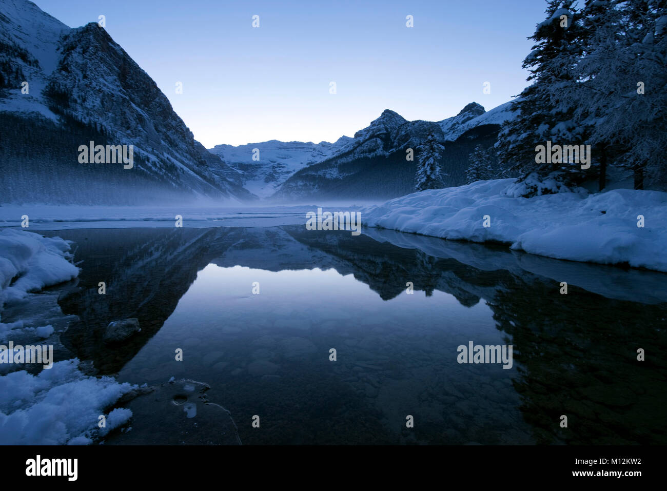 Banff lake louise winter hi-res stock photography and images - Alamy