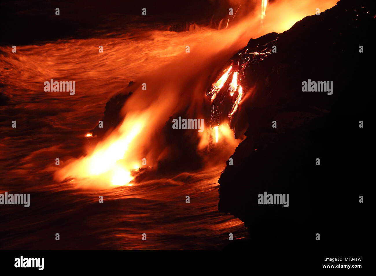 Flowing lava on the Big Island, Hawaii volcano Kilauea Stock Photo Alamy