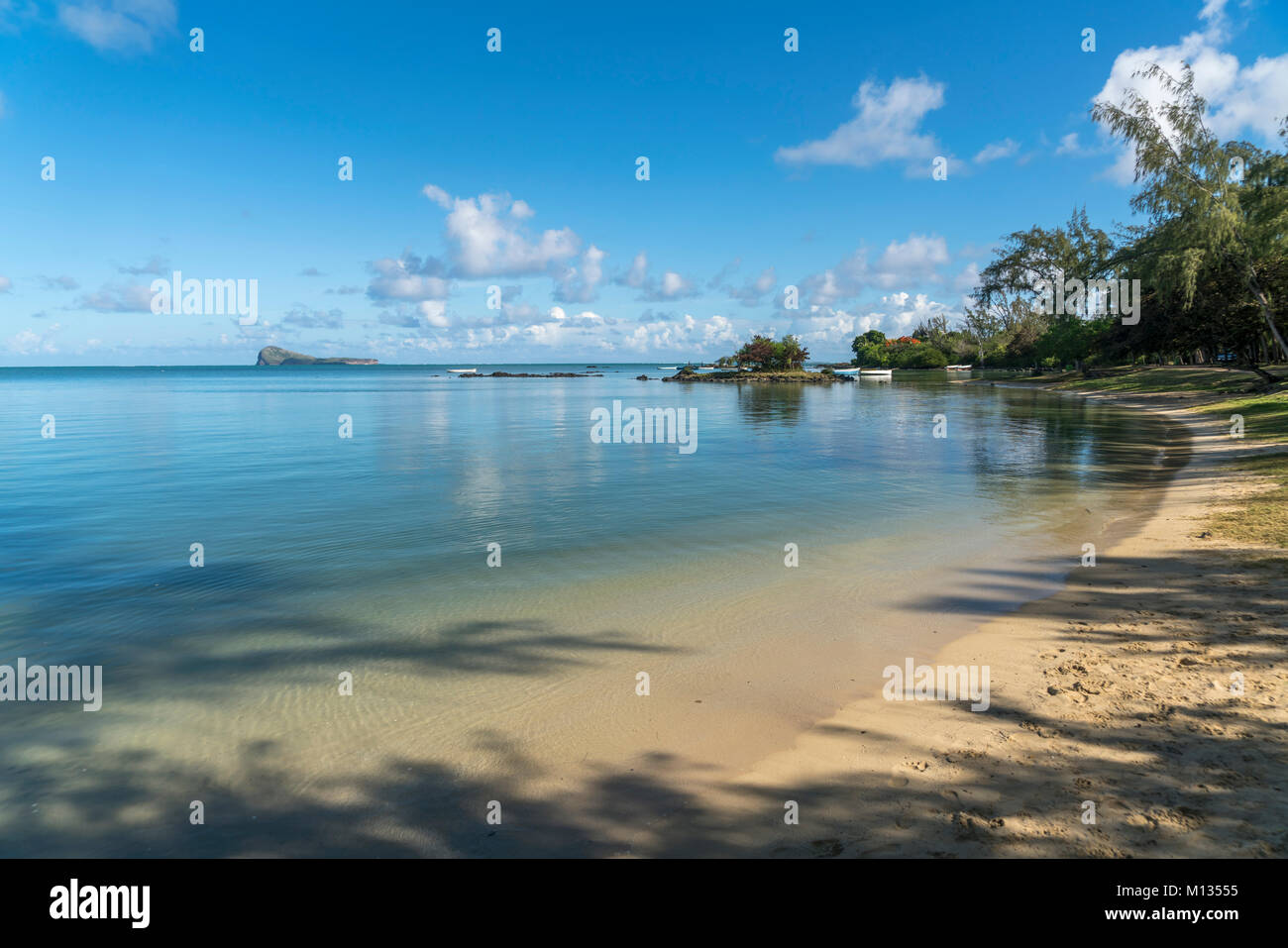 Strand Butte a l'Herbe Beach, Grand Gaube, Mauritius, Afrika |  Butte a l'Herbe Beach, Grand Gaube, Mauritius, Africa Stock Photo