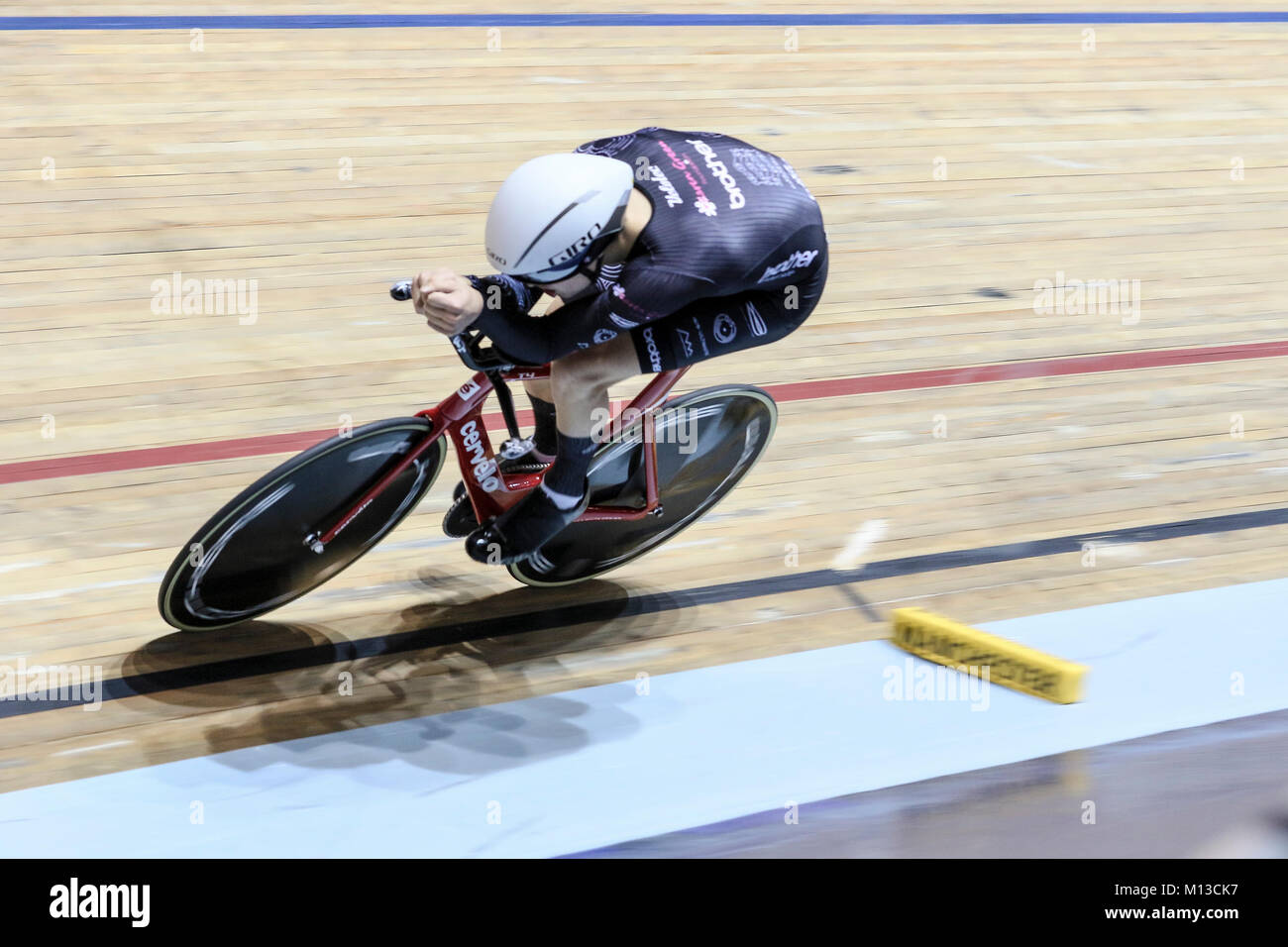 Manchester, UK. 26th Jan, 2018. Charlie Tanfield competes in the men's Individual Pursuit Qualification Credit: Dan Cooke/Alamy Live News Stock Photo