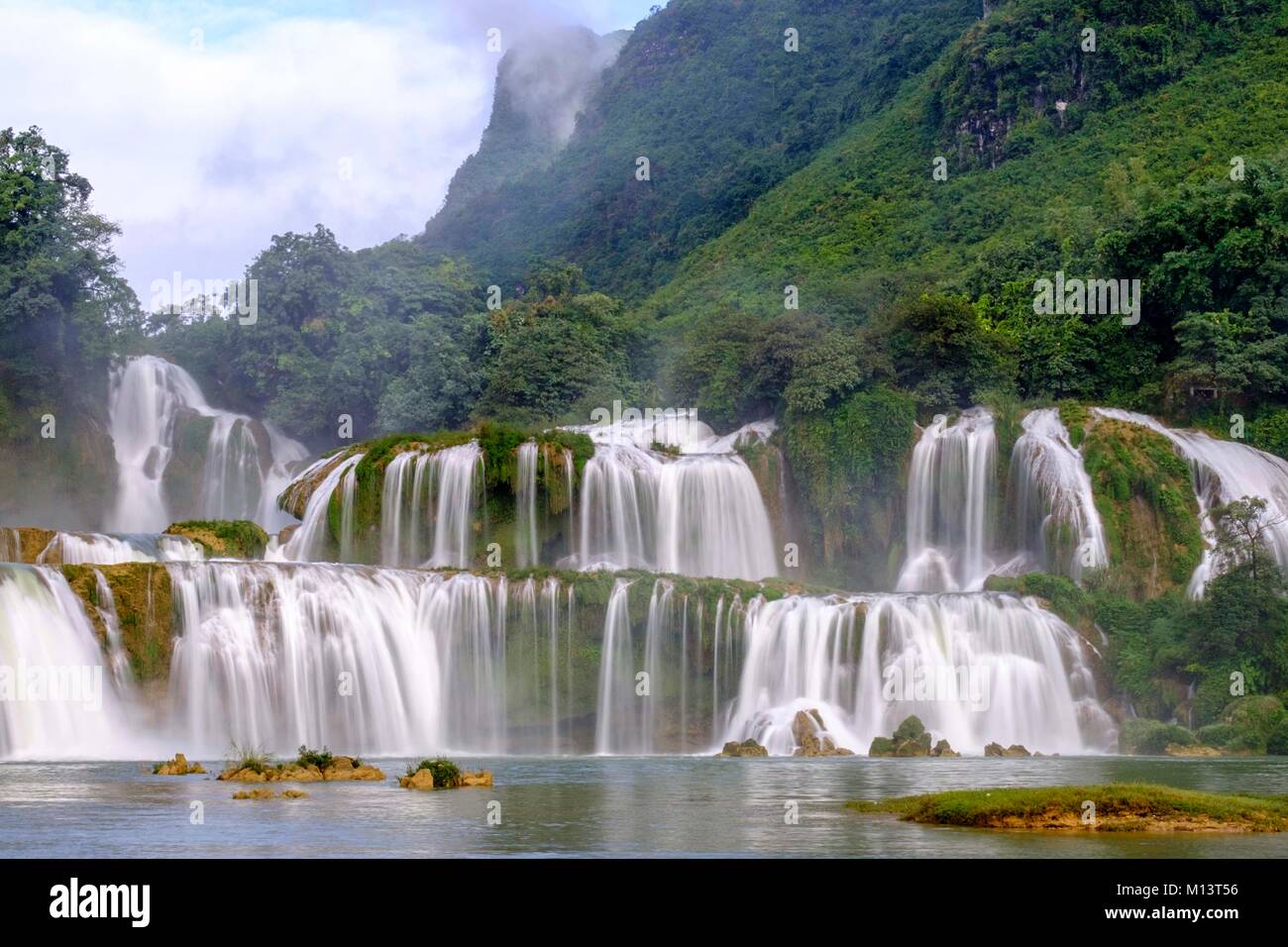 Vietnam, province of Cao Bang, Ban Gioc Waterfall Stock Photo Alamy