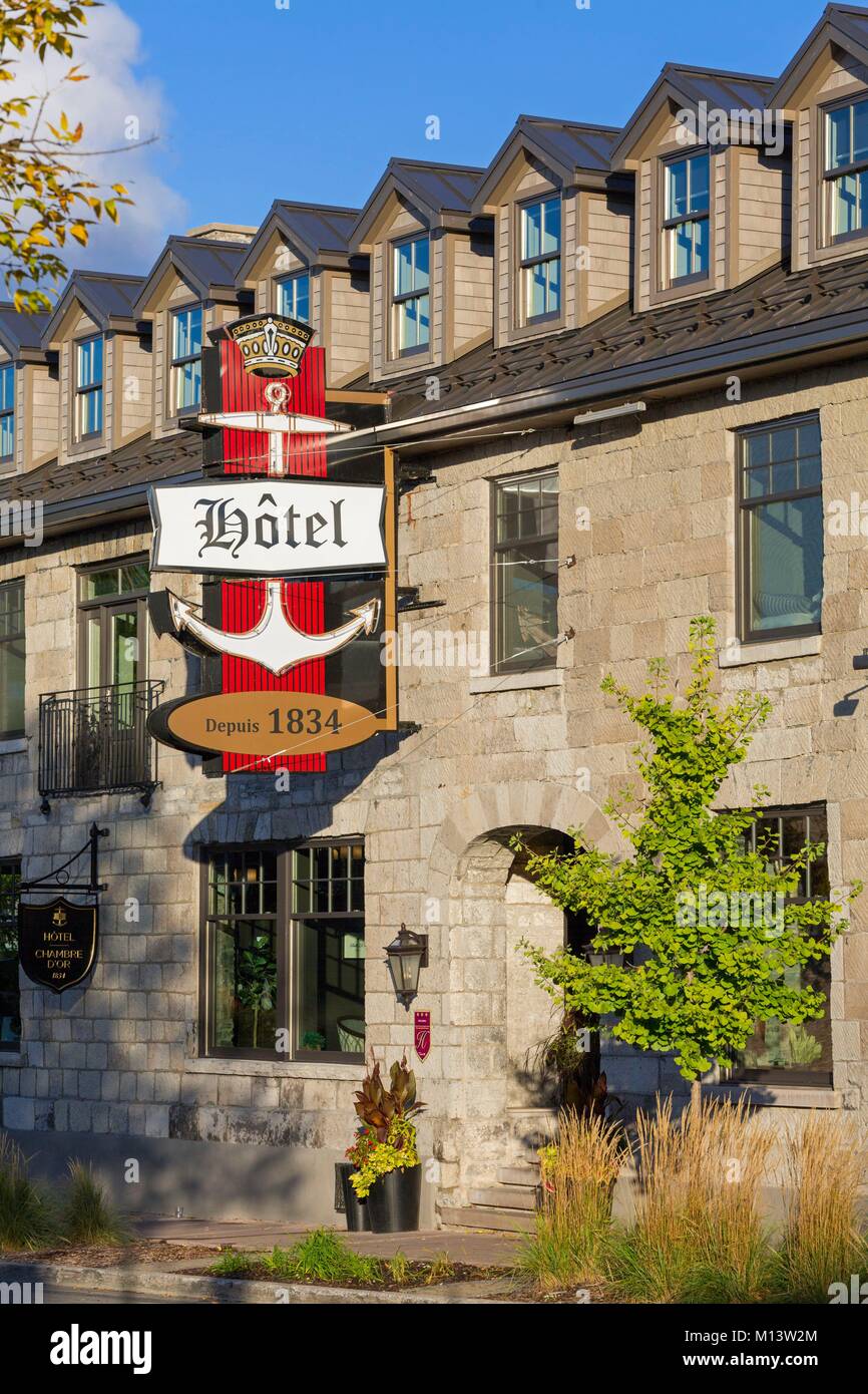 Canada, Province of Quebec, Outaouais, City of Gatineau, Old Town of Aylmer, Main Street, British Hotel Housed in Historic Building Stock Photo