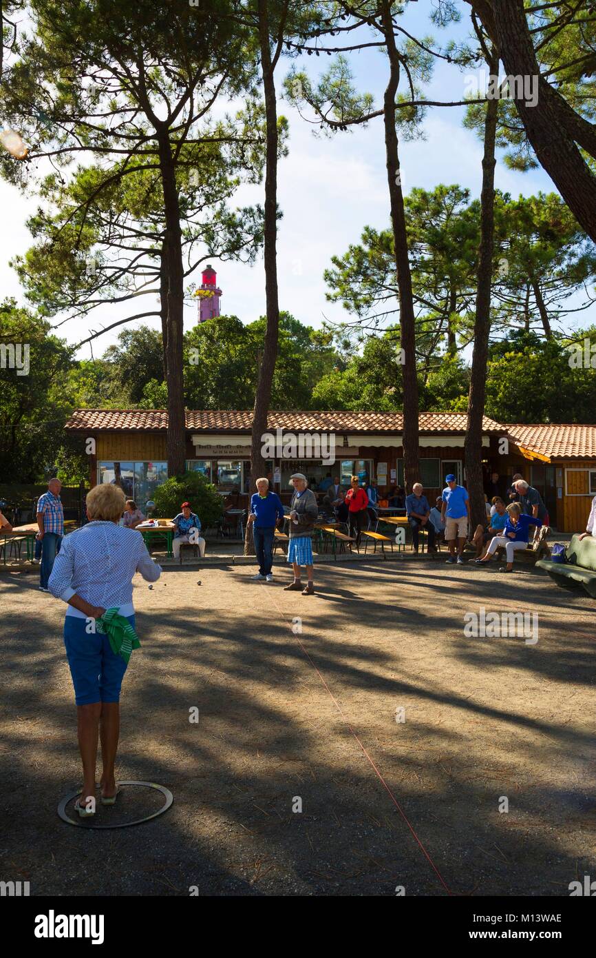 Petanque Court High Resolution Stock Photography And Images Alamy Petanque Court High Resolution Stock Photography And Images Alamy